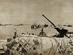 Při protivzdušné obraně Tobruku 1943 (Naši v poušti, 1946)