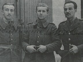 Adolf Scheffel se svými kamarády v roce 1940 (Z. Maršálek)