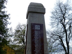 Obnovený památník ve Vrkoslavicích (J. Dostál)