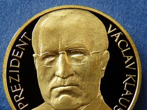 Zlatá medaile Václav Klaus (J. Dostál)