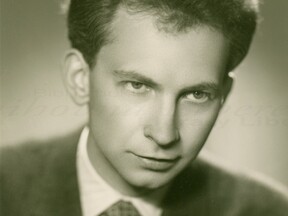 Zdeněk Pokorný coby profesor na maturitním tablu, 1959 (Z. Pokorný)
