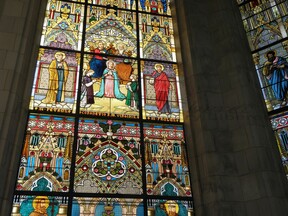 Obnovená vitráž ve vzorkovně v Okrouhlé, 2024 (J. Skuhravý)