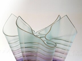 Lehaná váza, 2010 (A. Jankovcová)