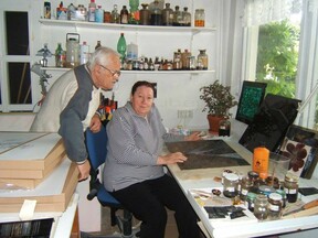 V ateliéru s manželem Janem Jankovcem (A. Jankovcová)