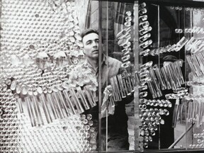 Ladislav Oliva na výstavě SKLO 67 (L. Oliva)