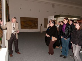 Během výuky studentů TUL v Severočeském muzeu, 2013 (O. Palata)