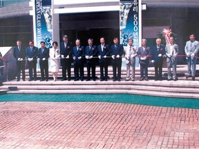 Zahájení výstavy 500 let českého skla v Yonginu Jižní Koreji, 2001 (O. Palata)