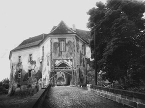 Maskování zámku za druhé světové války (H. Bušová)