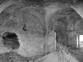 Prostory bývalé kuchyně před rekonstrukcí, 90. léta (H. Bušová)