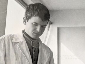 V laboratoři na Vysoké škole zemědělské v Praze, 1974 (R. Rys)