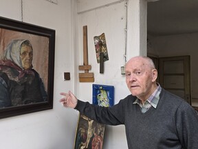 V ateliéru s jeho portrétem babičky, 2025 (I. Habán)