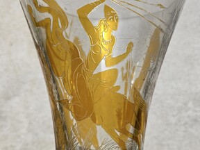 Váza s motivy dívčích válek, absolventská práce na střední škole , 1952 (I. Habán)