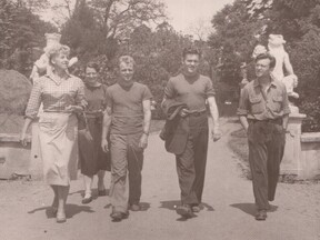 S kolegy z podniku výrobních družstev, cca 1960 (J. Švihla)