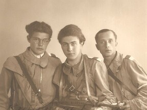 V sokolské revoluční gardě 1945 (J. Hlubůček)