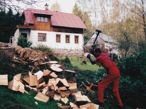 Na zahradě v Jizerských horách (S. Kratochvílová)