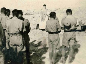 Polní mše v Sidi Hanaish 1941 (J. Hnělička)