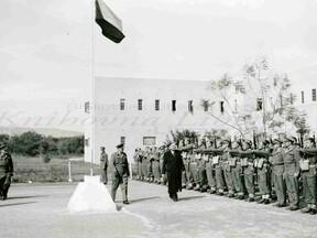 Nástup absolventů důstojnické školy v Haifě 1943 (J. Hnělička)