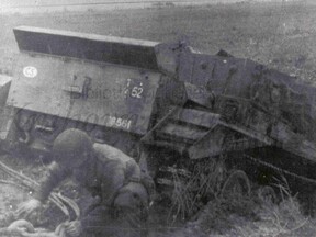 Vyprošťování poškozeného tanku u Dunkerque (V. Laštovková)