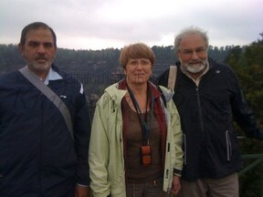 S manželkou a se svým doktorandem Mushtaquem v roce 2011 (L. Hes)