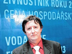 Karel Sobotka s oceněním Živnostník roku 2013 (K. Sobotka)