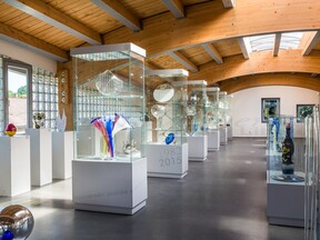 Novotny Glass Museum se sbírkou moderního skla (P. Novotný).