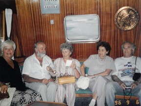 S Hubáčkovými na dovolené, Kréta, 90. léta (O. Binar)