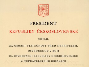 Dekret k Čs. medaili Za chrabrost (K. Hornová)