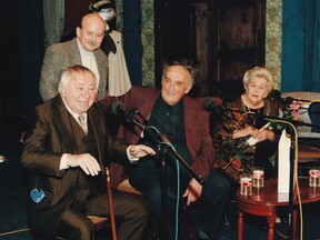 Ve společnosti Tomáše Slámy, Miroslava Horníčka a Stely Zázvorkové, 90. léta (V. Komárek ml.)