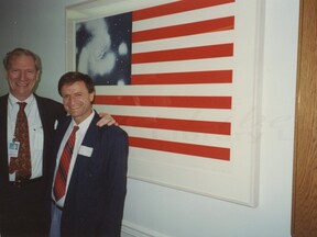 Washington s Warrenem Clarcem ve státním departementu 2005 (P. Moos)