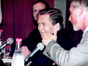 Na setkání prezidenta Havla se studenty, 1999 (D. Lukáš)