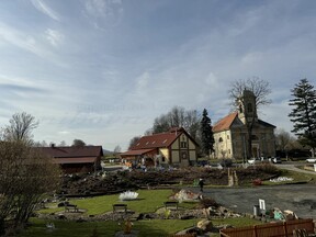 Areál sklárny v Kunraticích u Cvikova, 2024 (J. Pačinek)