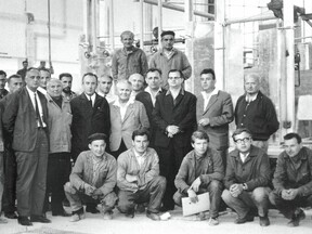 Zapálení prvních dvou pánvových pecí v Borském skle, 1967 (R. Hais)