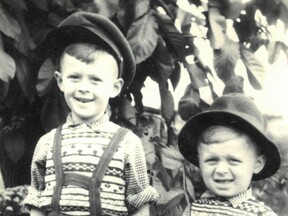 S mladším bratrem, 1956 (P. Kopáček)