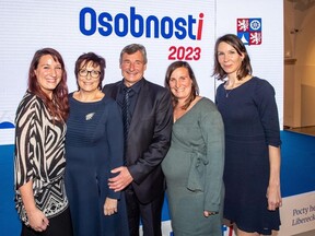S manželem a dcerami na předávání Poct hejtmana, 2023 (M. Fryaufová)