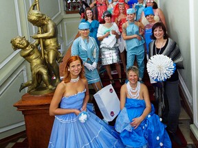 Sálové sestry KNL jako modelky charitativního kalendáře, 2014 (M. Fryaufová)