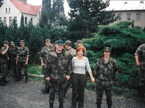 Společně s vojáky pomáhajícími po povodních (M. Matušková)