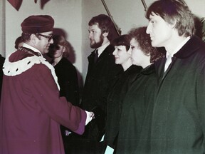 Doktorské promoce na Filozofické fakultě Univerzity Jana Evangelisty Purkyně v Brně, 1982 (V. Jakouběová)